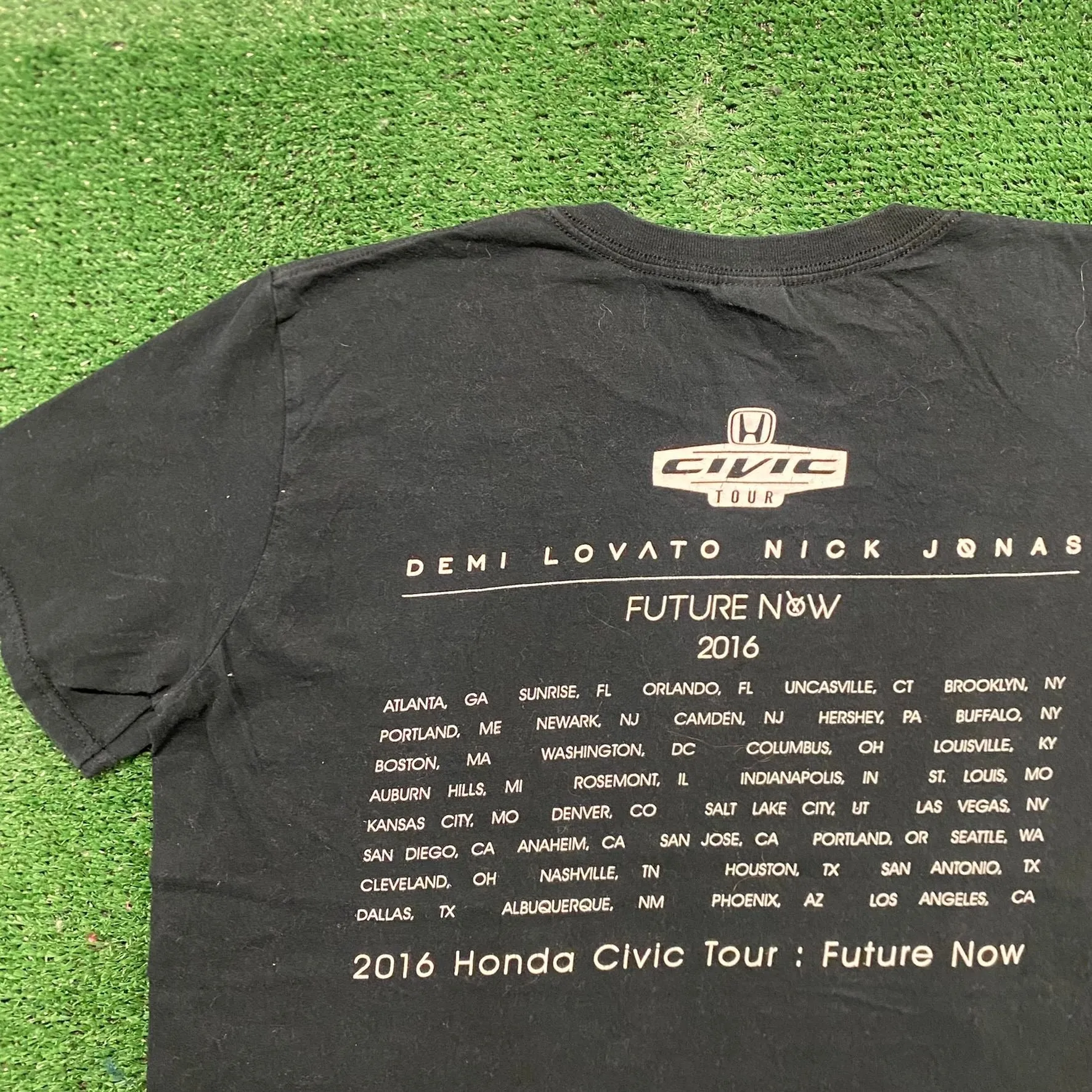 Essential Demi Lovato Nick Jonas Concert Band Tour T-Shirt