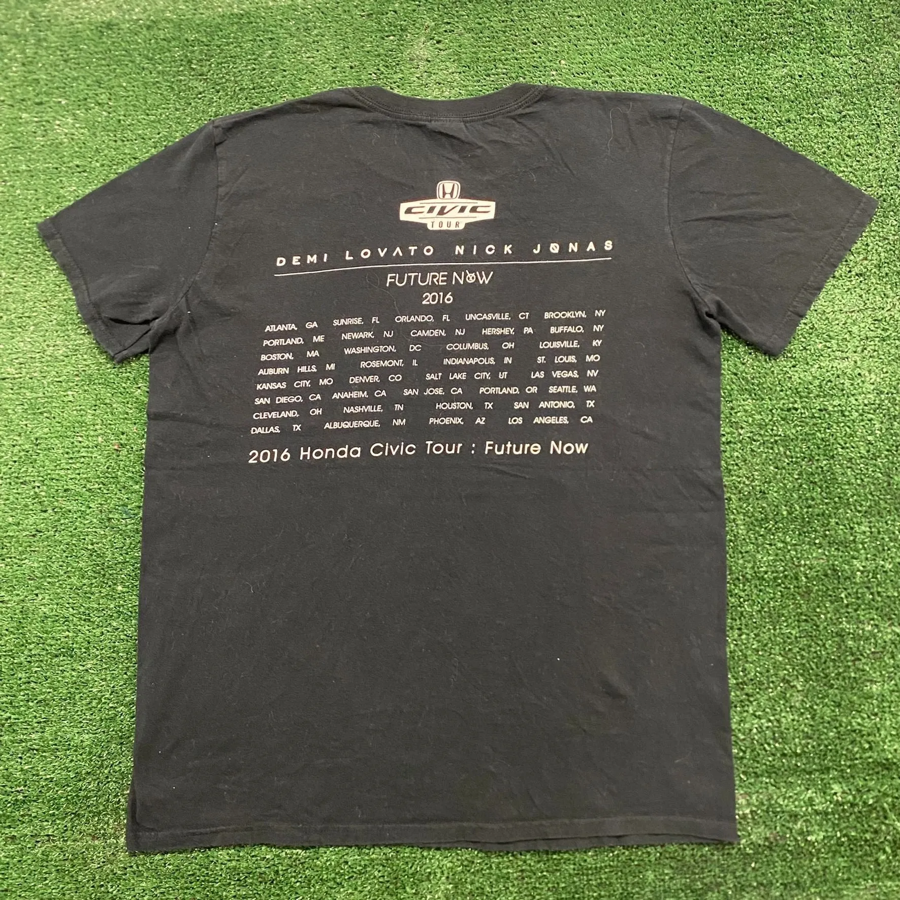 Essential Demi Lovato Nick Jonas Concert Band Tour T-Shirt