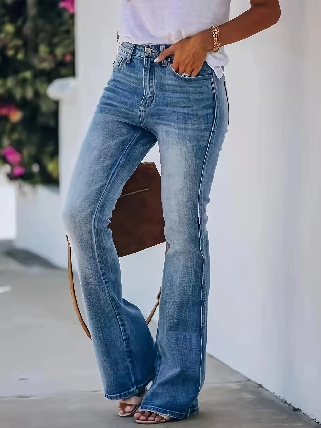 ESTELLE - Classic Mid-Rise Flare Jeans