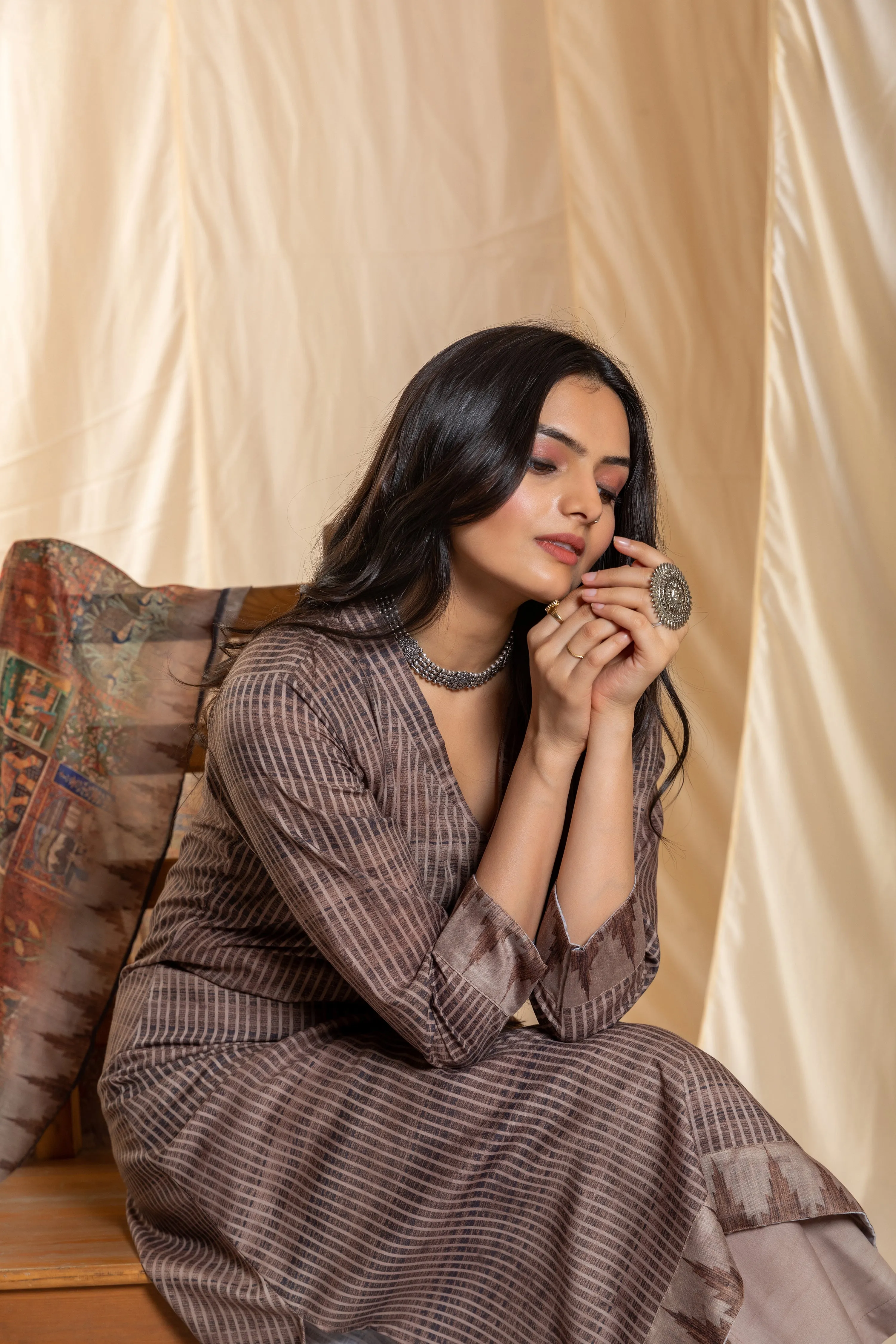 Riyaanvi Stripe Straight Suit Set