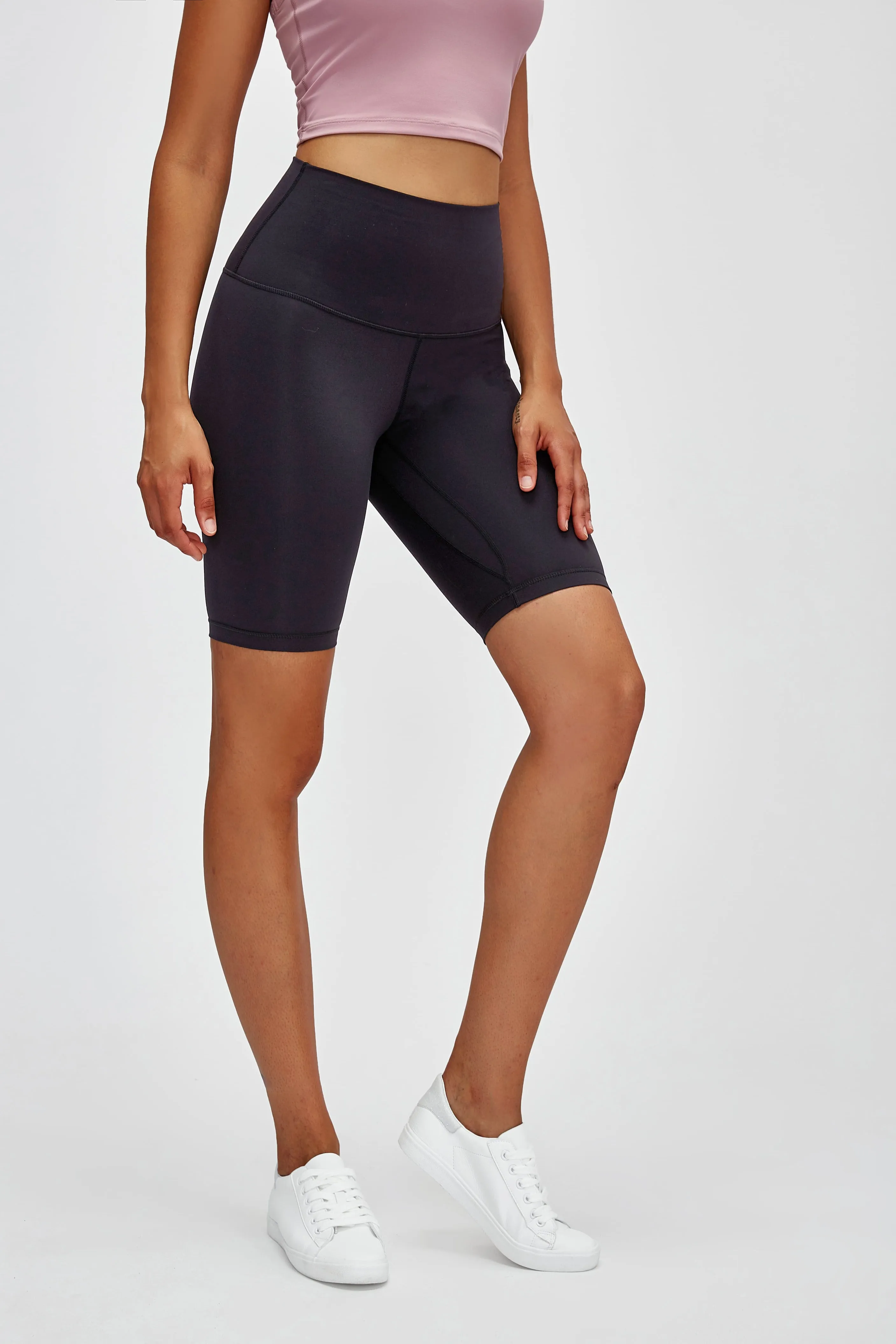 Tangs Display - High-Waist Dynamic Bicycle Shorts 9"