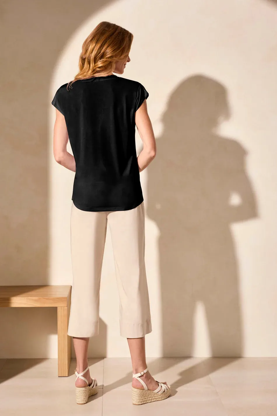 TR2034o Cap Sleeve V-Neck Top