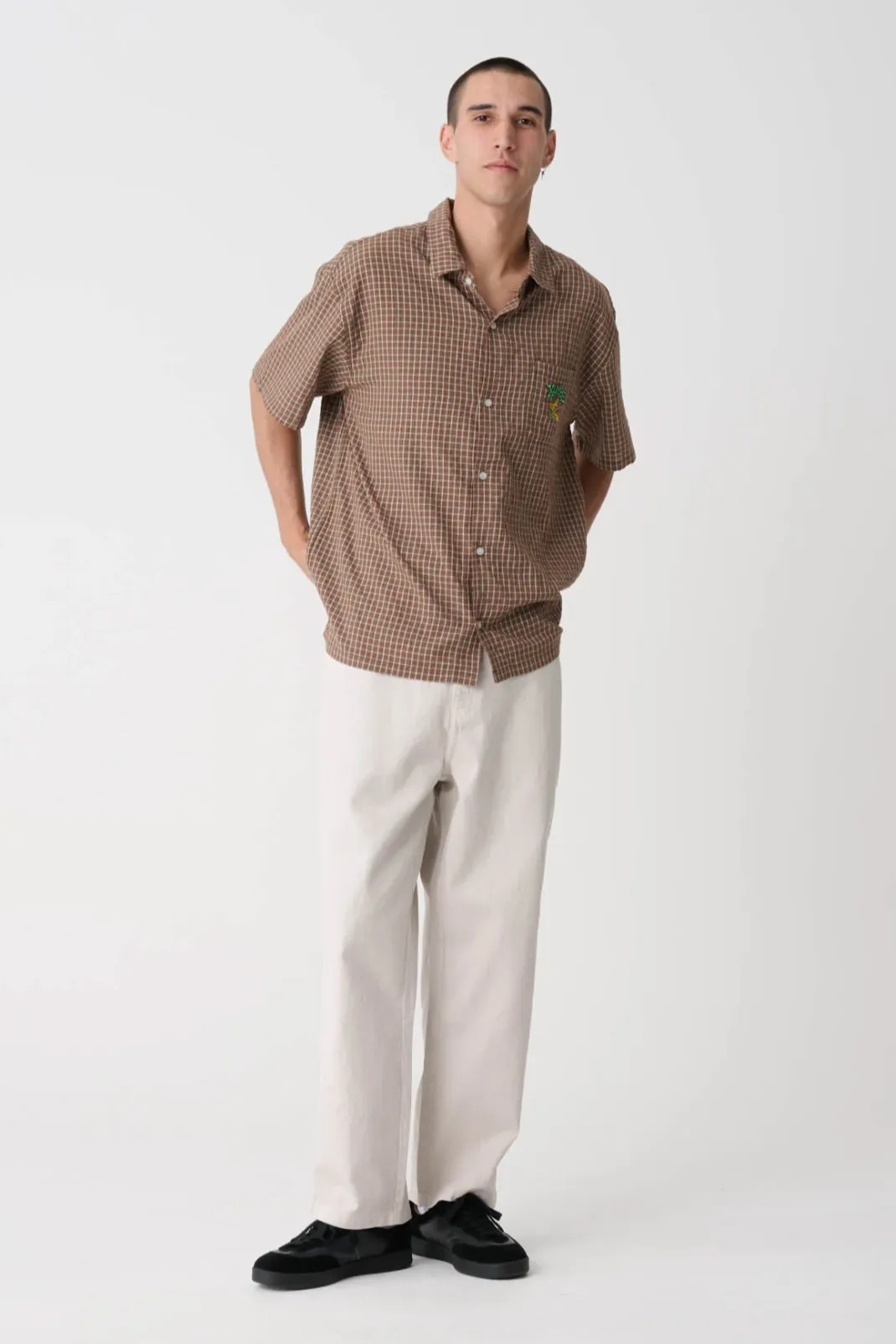 X-LARGE MAD BEAR SS SHIRT - CHOCOLATE